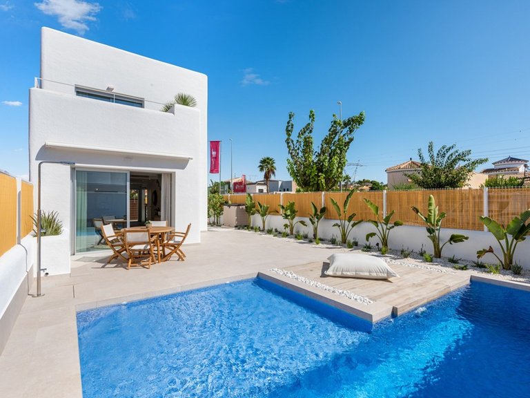 Villa for Sale in Los Alcazares, Alicante 36