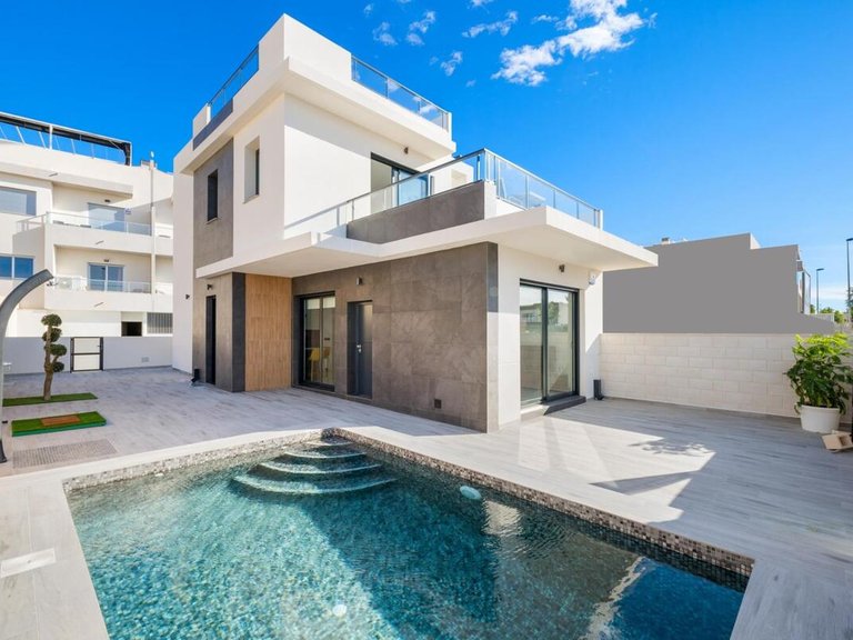 Villa for Sale in Benijofar, Alicante 1