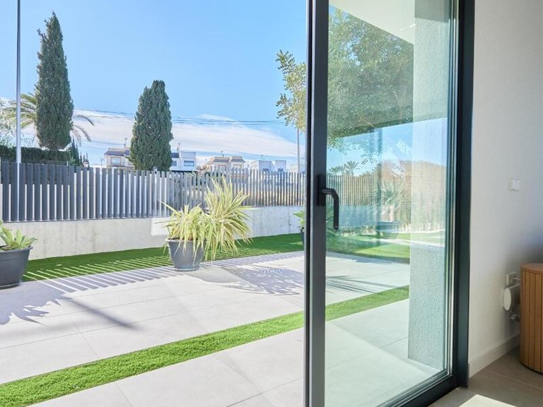 Villa for Sale in Sant Joan D'alacant, Alicante 28