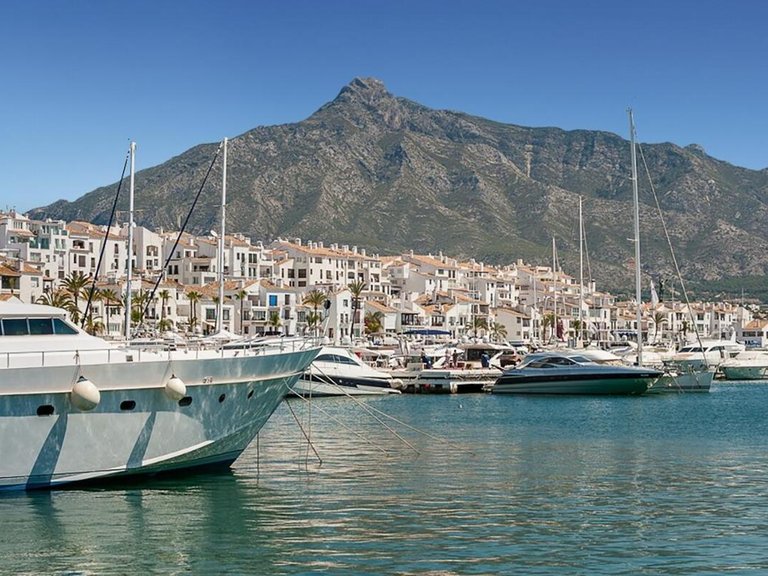 Penthouse for Sale in Marbella, Malaga 27