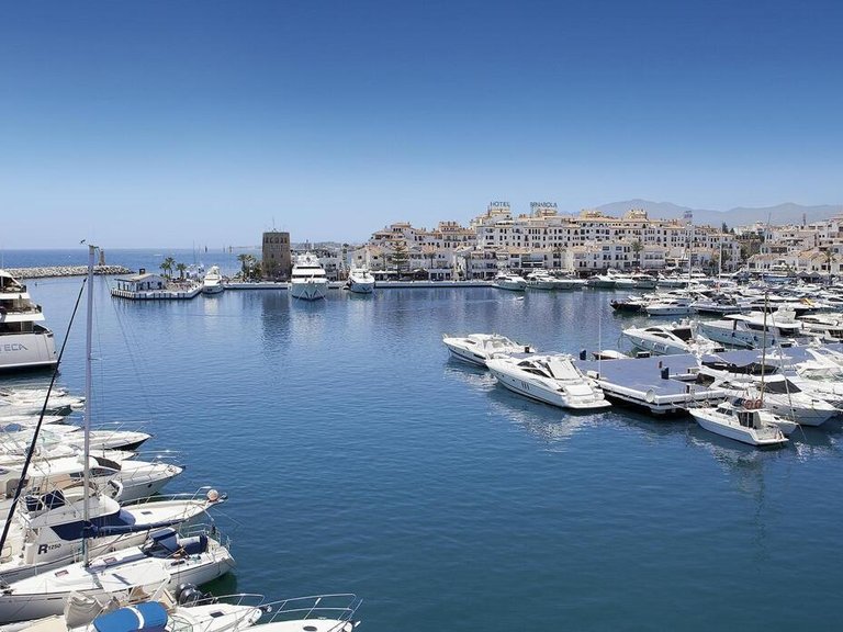 Apartment for Sale in Marbella, Malaga 44