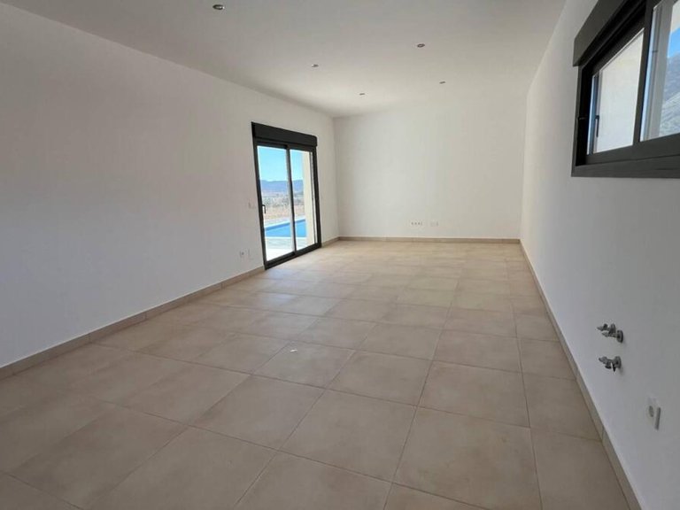 Villa for Sale in El Fondó De Les Neus, Alicante 24