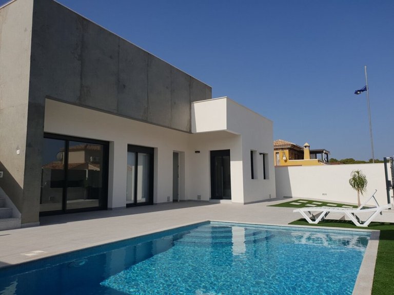 Villa for Sale in Pilar De La Horadada, Alicante 27