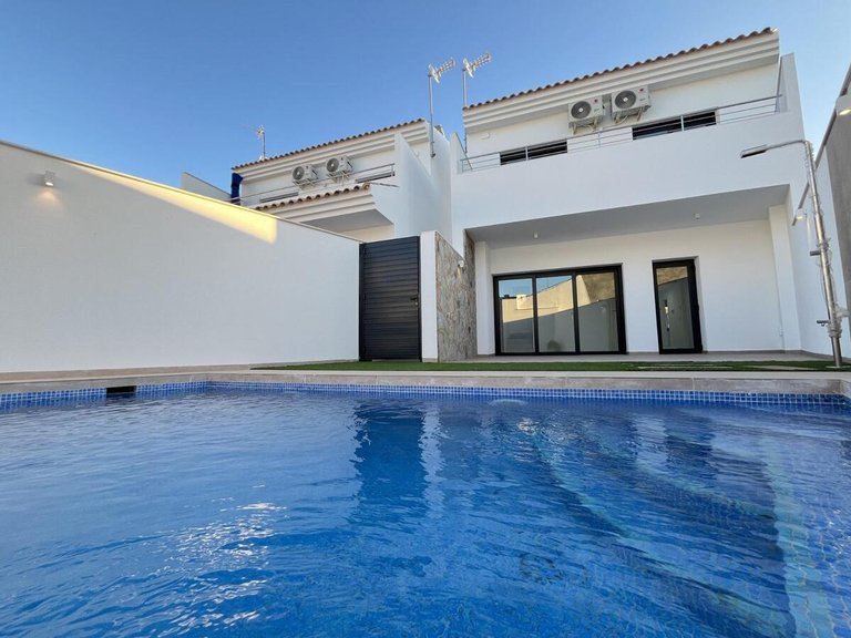 Villa for Sale in San Pedro Del Pinatar, Murcia 1