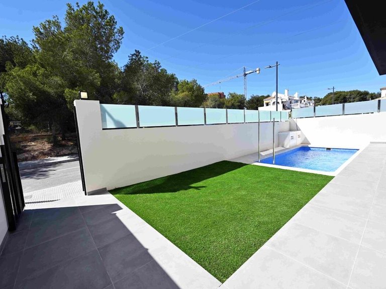 Villa for Sale in Dehesa De Campoamor, Alicante 4