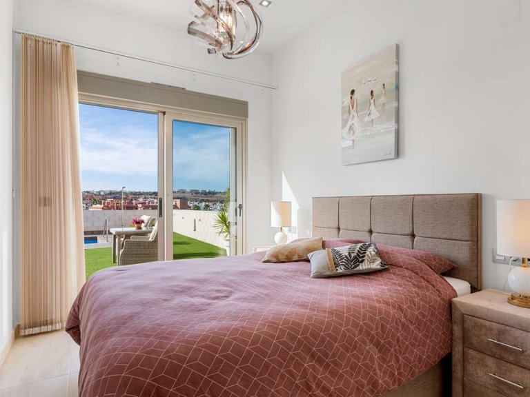 Villa for Sale in Villamartin, Alicante 16