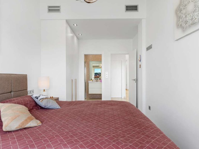 Villa for Sale in Villamartin, Alicante 17