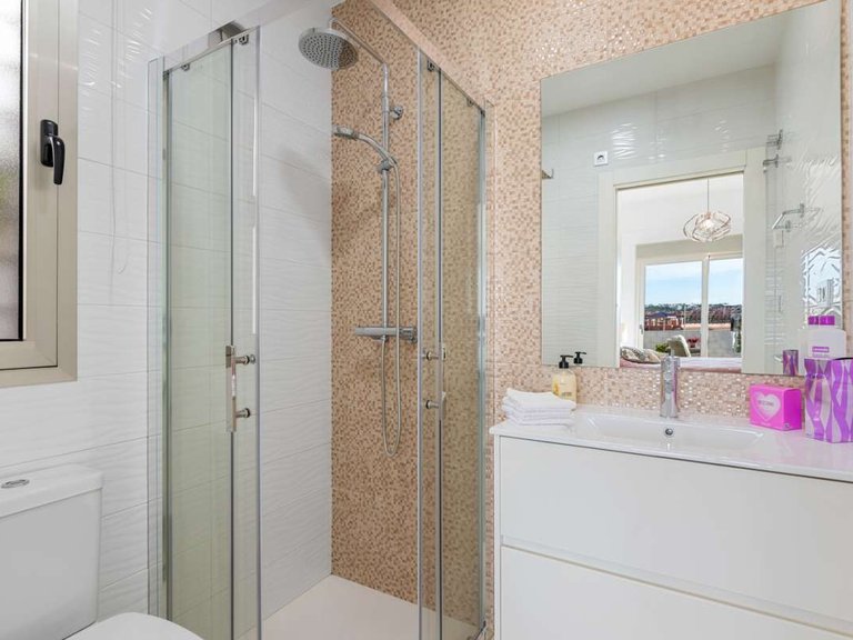 Villa for Sale in Villamartin, Alicante 18