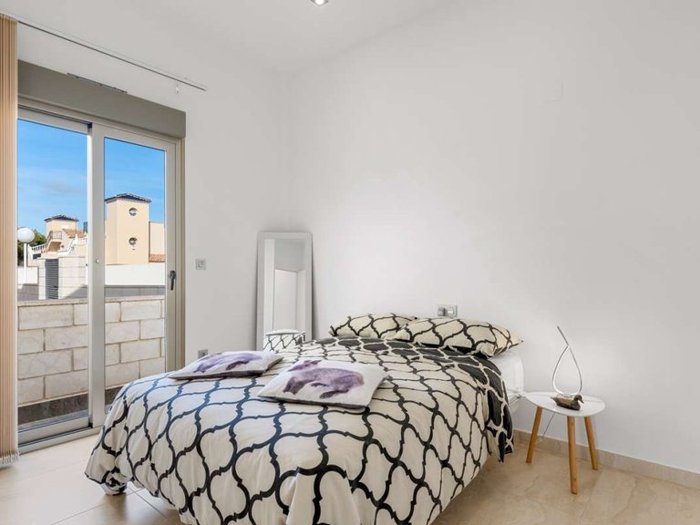 Villa for Sale in Villamartin, Alicante 19