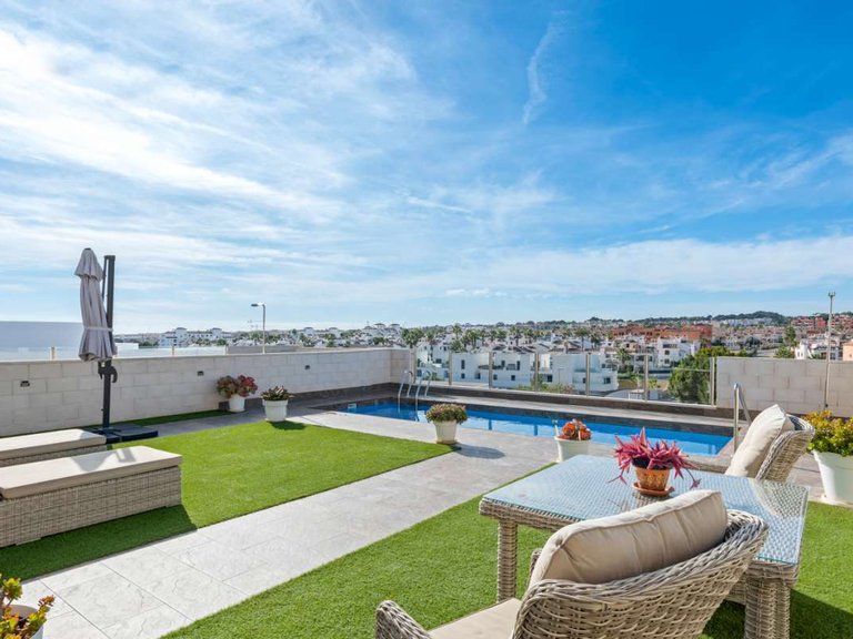 Villa for Sale in Villamartin, Alicante 25