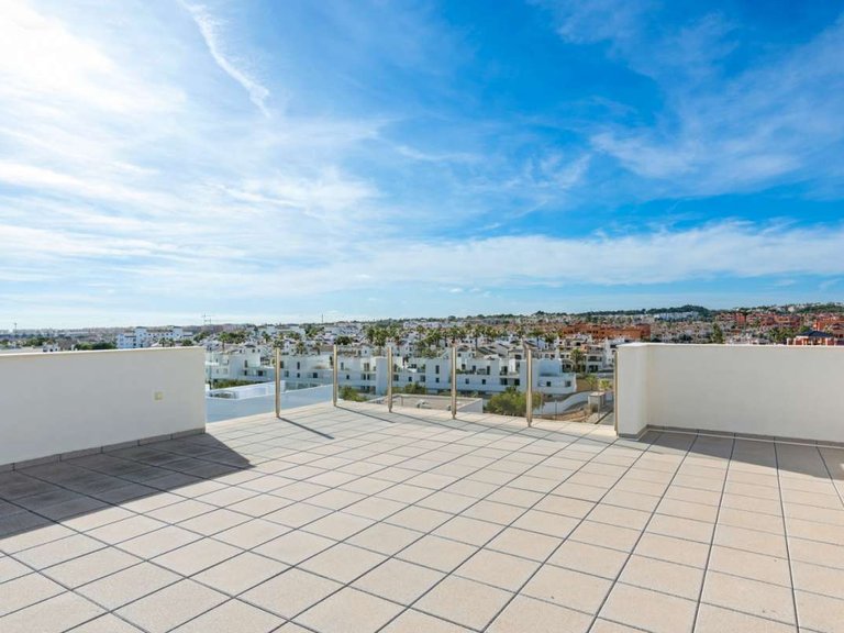 Villa for Sale in Villamartin, Alicante 31