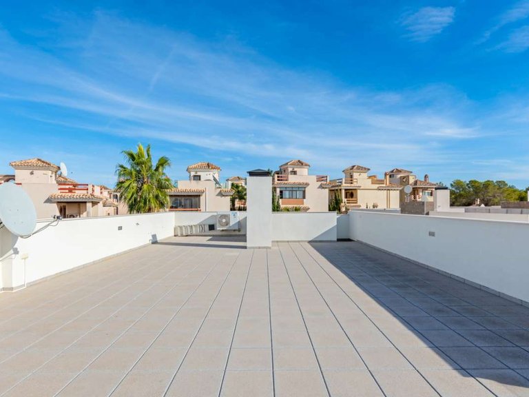 Villa for Sale in Villamartin, Alicante 33