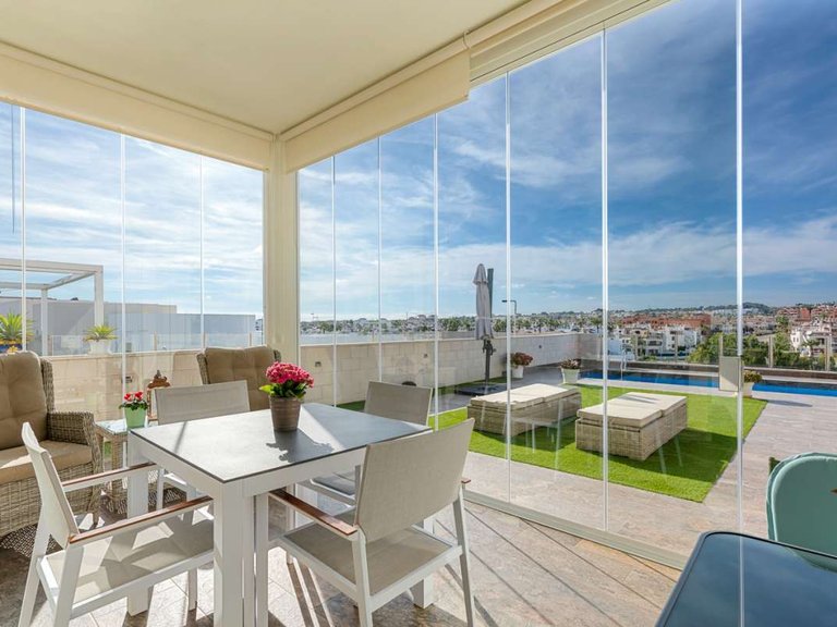 Villa for Sale in Villamartin, Alicante 8