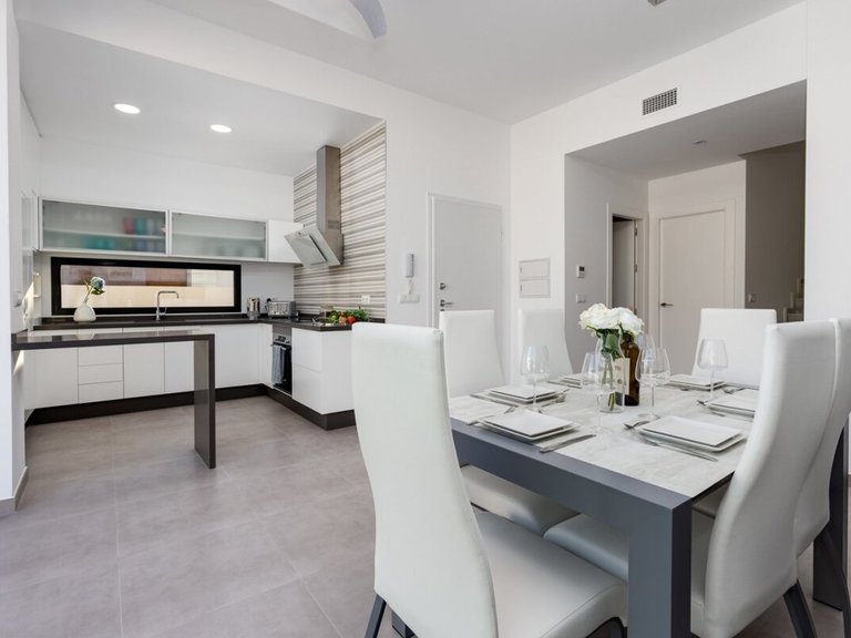 Villa for Sale in Pilar De La Horadada, Alicante 5