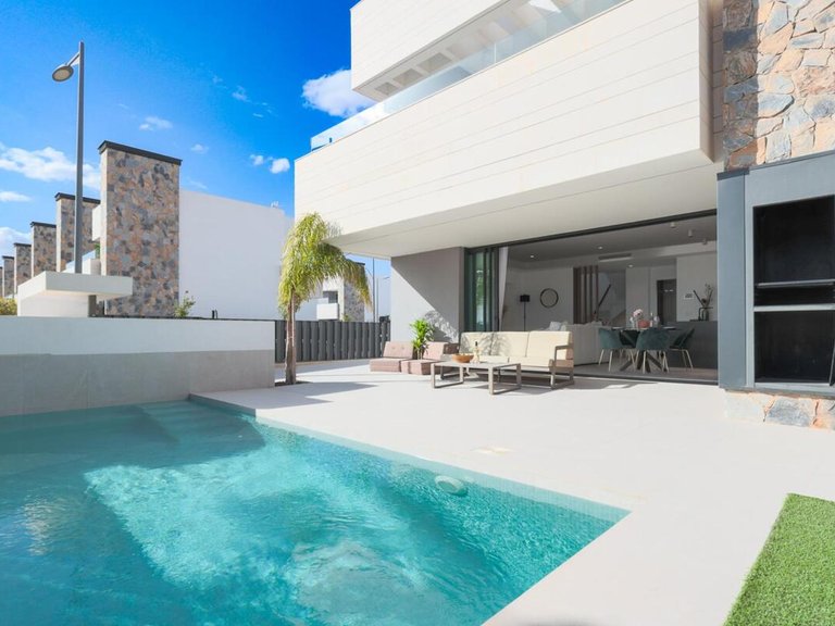 Villa for Sale in Los Alcázares, Murcia 2