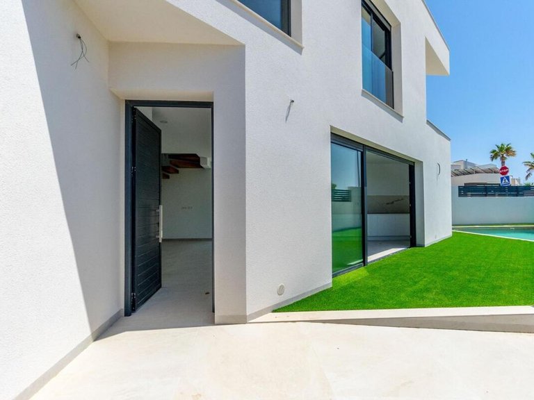 Villa for Sale in Benijófar, Alicante 10