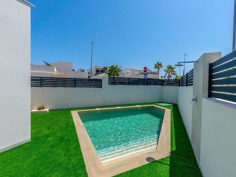 Villa for Sale in Benijófar, Alicante 3