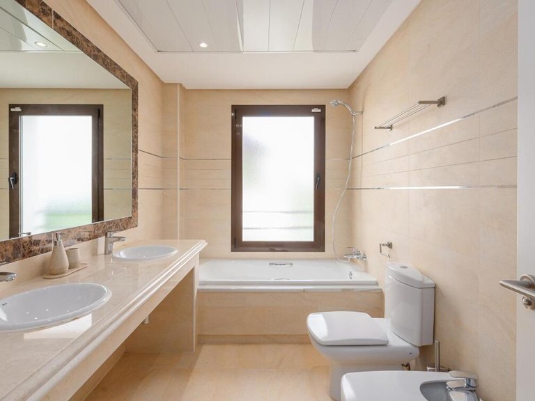 Town House for Sale in Estepona, Malaga 35