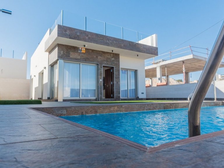 Villa for Sale in Dehesa De Campoamor, Alicante 1