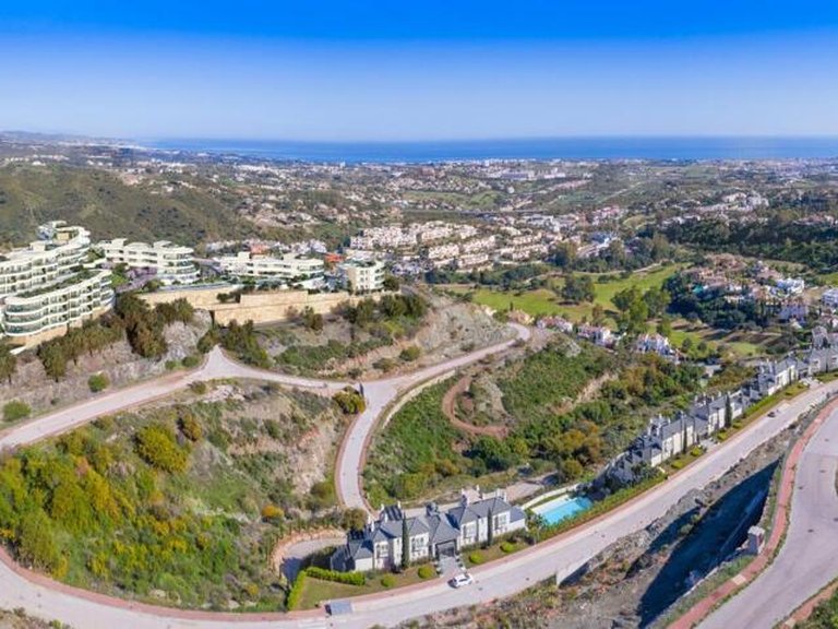 Apartment for Sale in Benahavís, Malaga 35