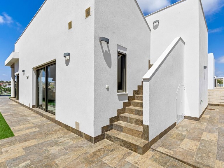 Villa for Sale in Orihuela Costa, Alicante 28