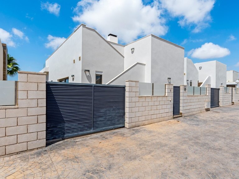 Villa for Sale in Orihuela Costa, Alicante 30