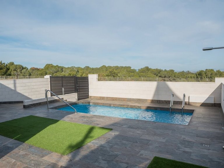 Villa for Sale in Dehesa De Campoamor, Alicante 3