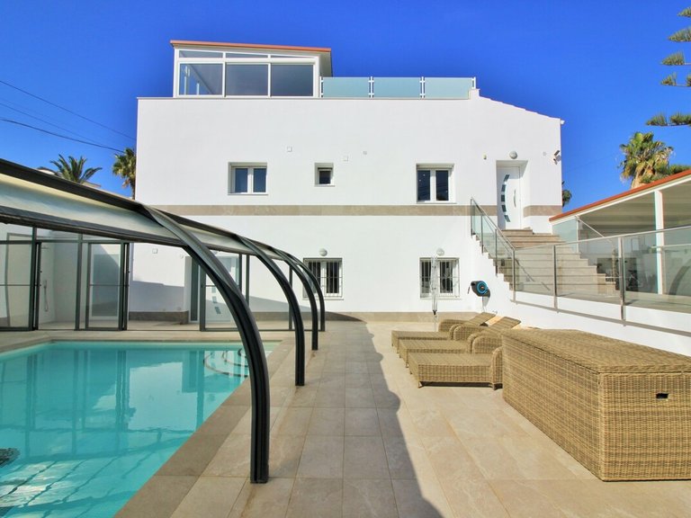 Villa for Sale in Blue Lagoon, Villamartin, Alicante 1
