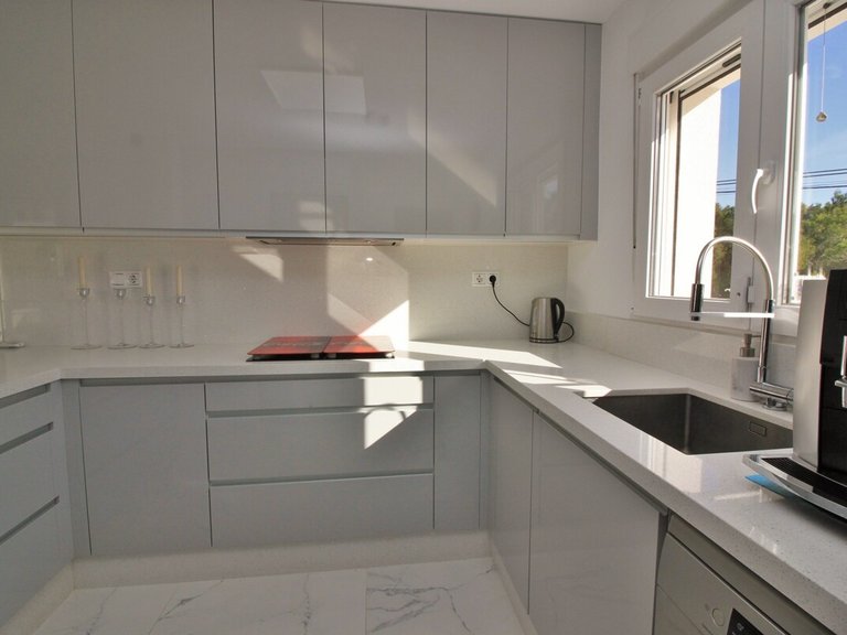 Villa for Sale in Blue Lagoon, Villamartin, Alicante 12