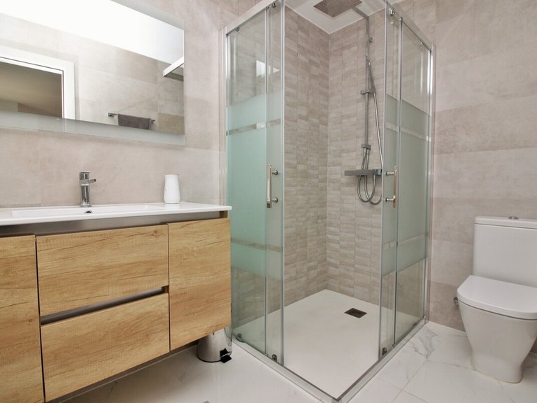 Villa for Sale in Blue Lagoon, Villamartin, Alicante 13