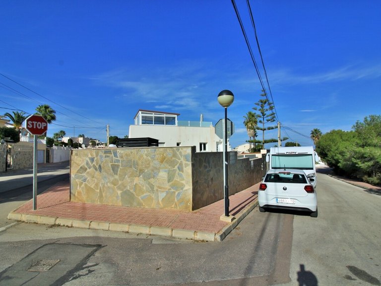 Villa for Sale in Blue Lagoon, Villamartin, Alicante 36