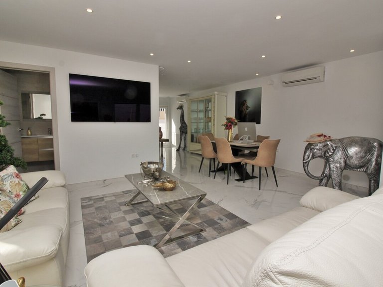 Villa for Sale in Blue Lagoon, Villamartin, Alicante 6