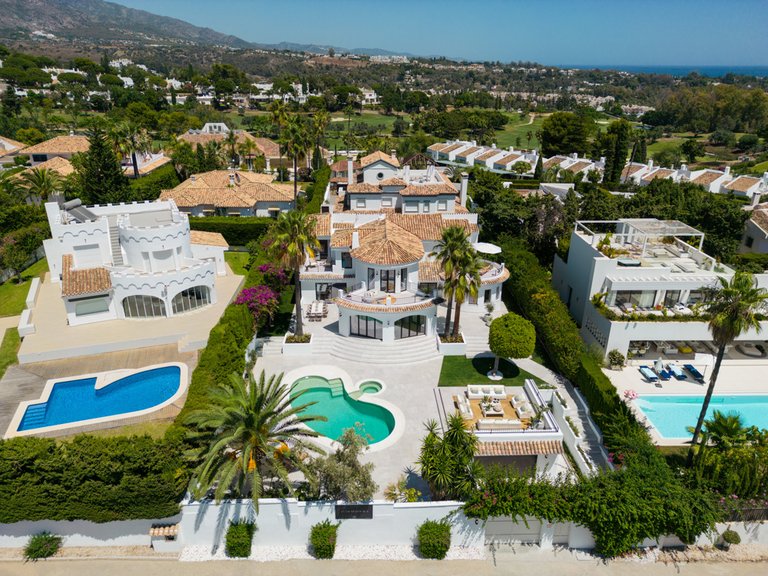 Villa for Sale in Marbella, Malaga 44