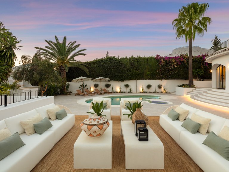 Villa for Sale in Marbella, Malaga 9