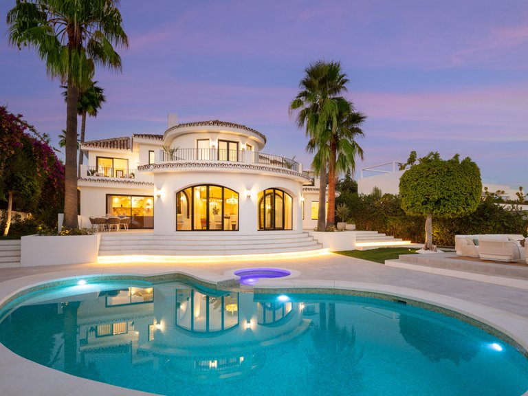 Villa for Sale in Marbella, Malaga 1