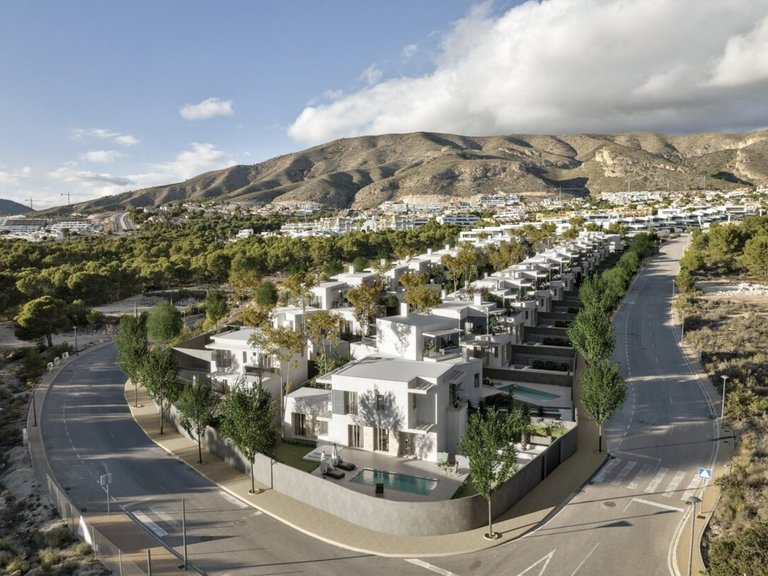 Villa for Sale in Finestrat, Alicante 11