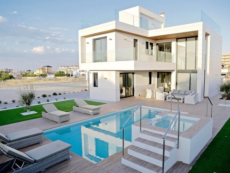 Villa for Sale in Dehesa De Campoamor, Alicante 1