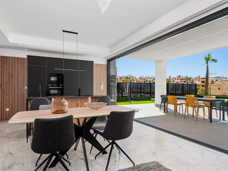Villa for Sale in Algorfa, Alicante 10
