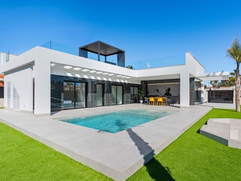 Villa for Sale in Algorfa, Alicante 4
