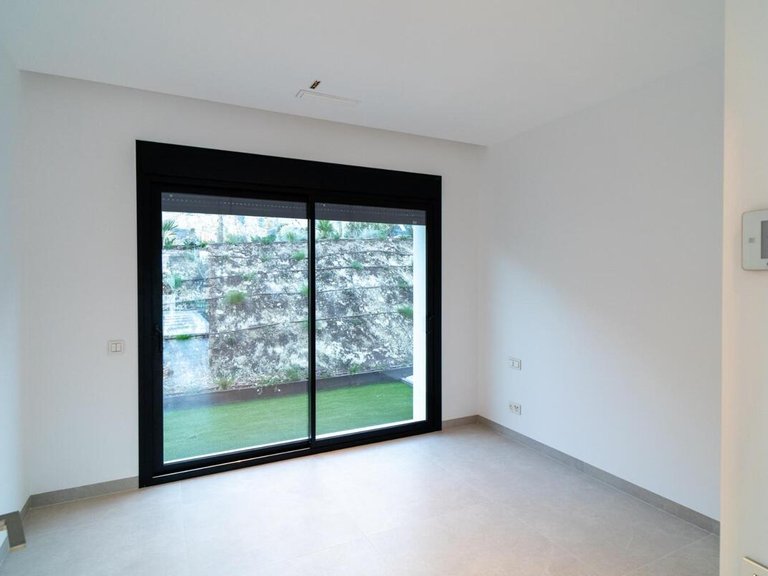 Villa for Sale in Villamartin, Alicante 12