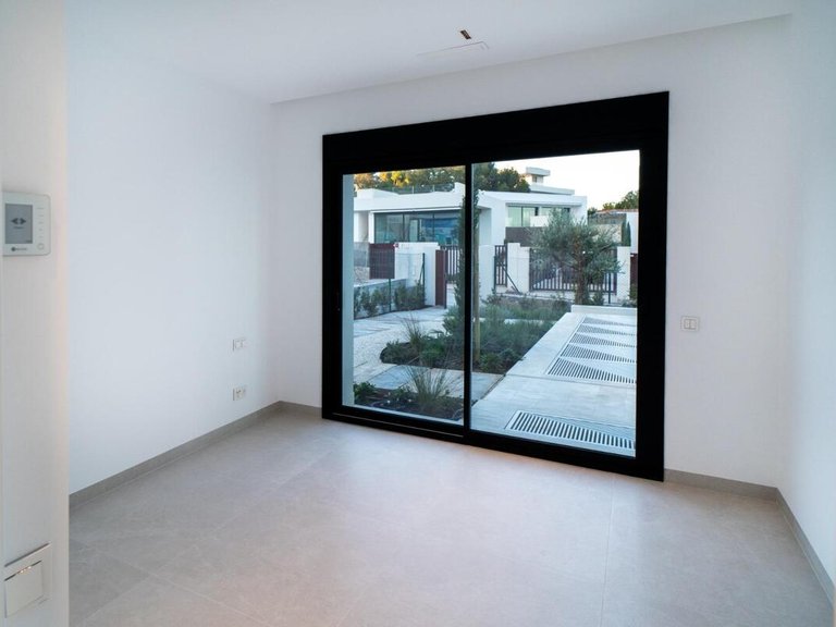 Villa for Sale in Villamartin, Alicante 16