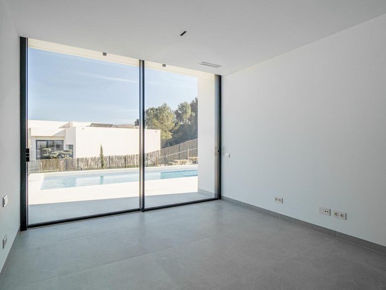 Villa for Sale in Villamartin, Alicante 17