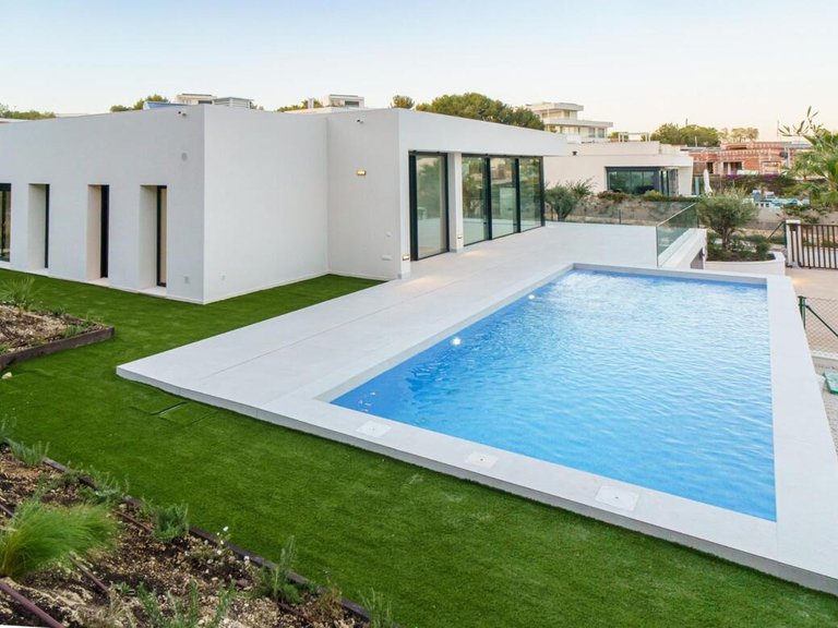 Villa for Sale in Villamartin, Alicante 31