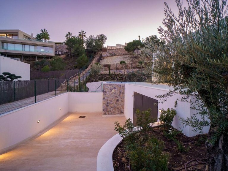 Villa for Sale in Villamartin, Alicante 36