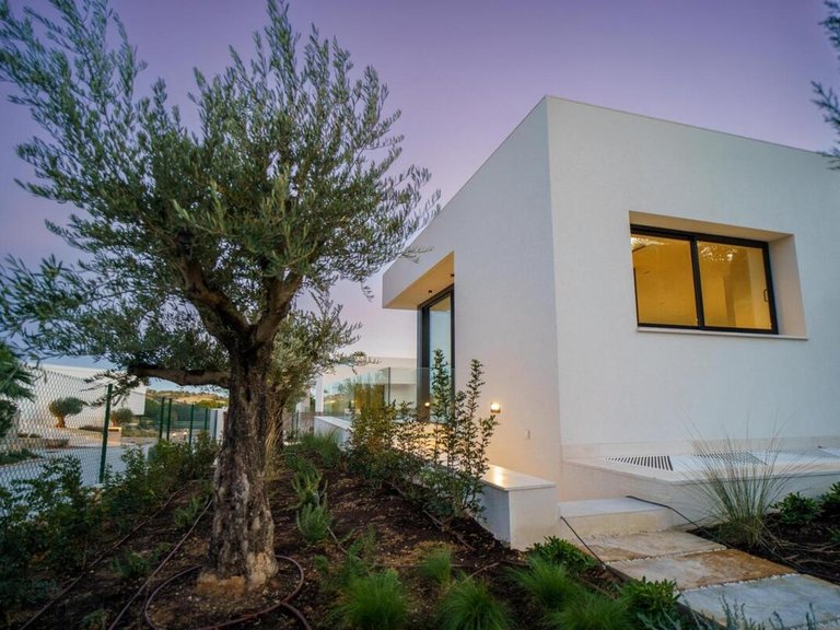 Villa for Sale in Villamartin, Alicante 37