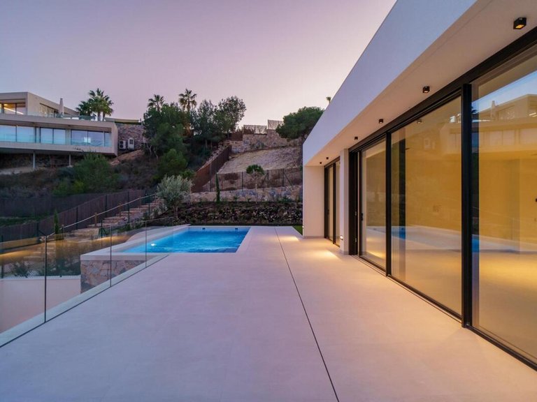 Villa for Sale in Villamartin, Alicante 39