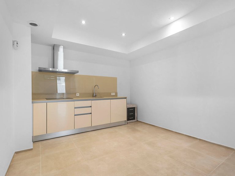 Villa for Sale in Alicante, Alicante 41