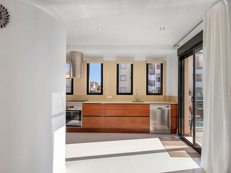 Villa for Sale in Alicante, Alicante 9