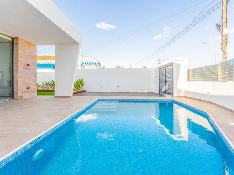 Villa for Sale in Torrevieja, Alicante 17