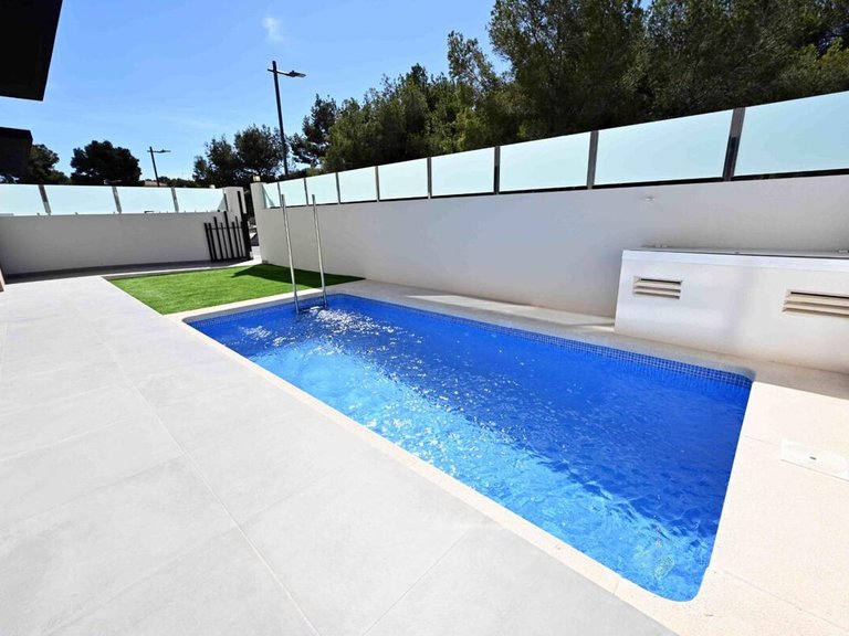 Town House for Sale in Dehesa De Campoamor, Alicante 2